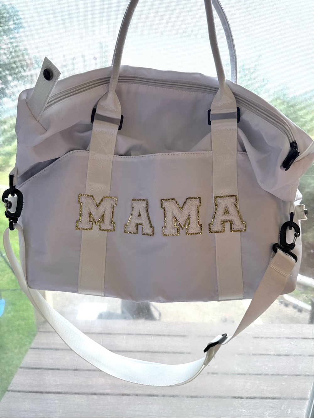 White "MAMA" Tote Bag - Stylish Everyday Carry